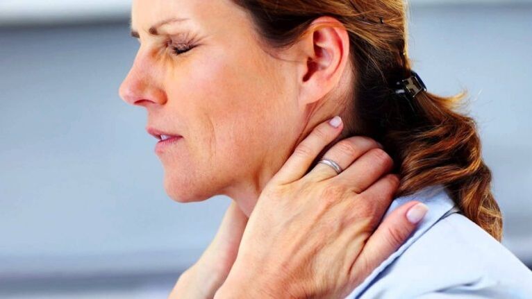 Bolest zad v krku je reflexní syndrom cervikální osteochondrózy