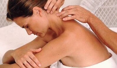 Terapeutická masáž pro děložní chondrózu